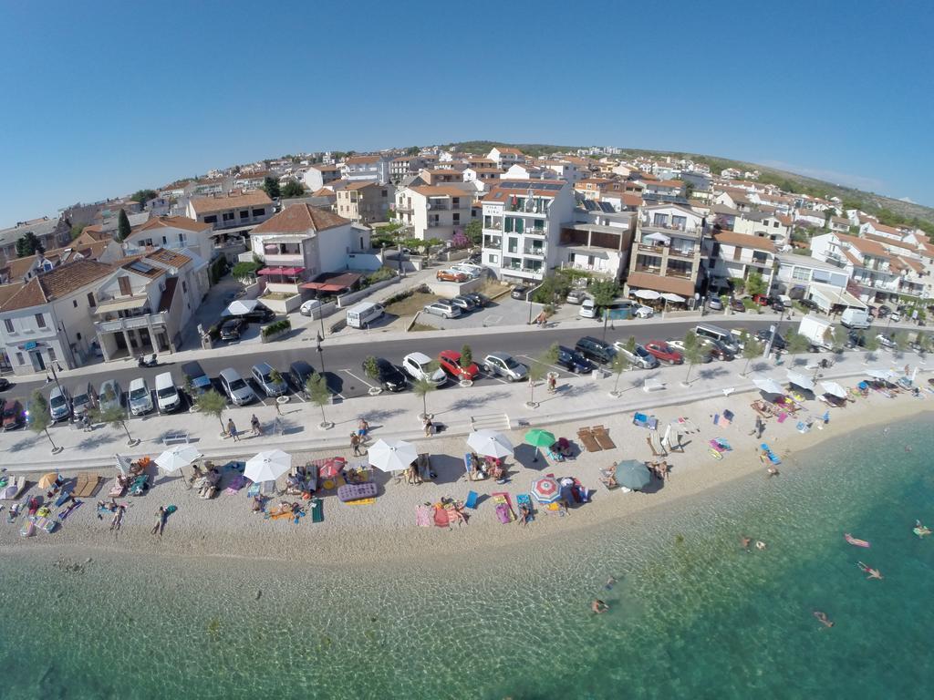 Beachfront Apartments Villa Sisa Primošten Exteriör bild