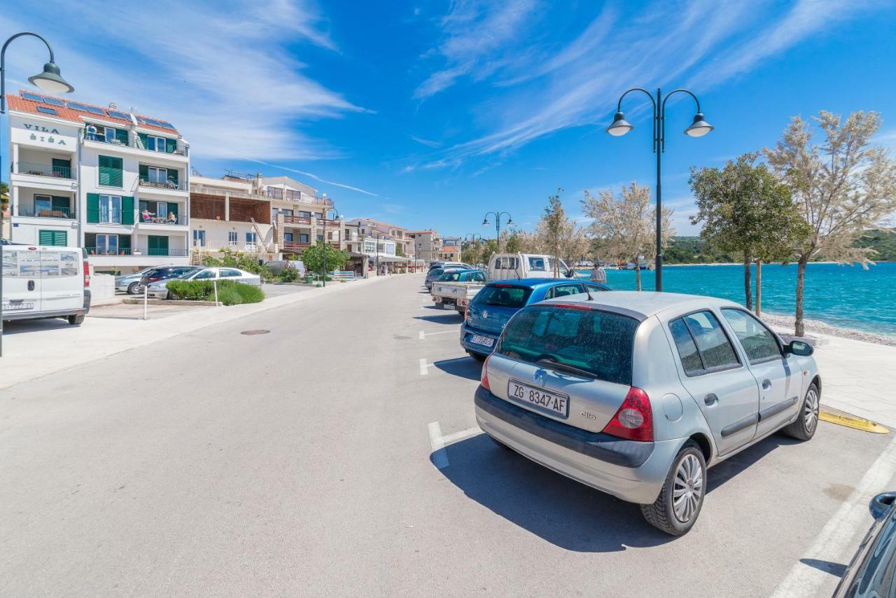 Beachfront Apartments Villa Sisa Primošten Exteriör bild